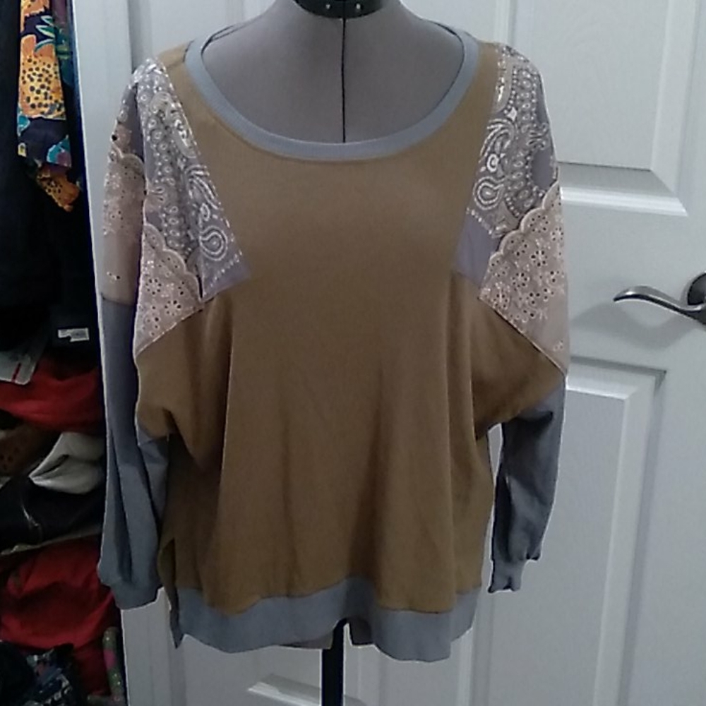 We the Free NWOT Long Sleeve Olive Bandana Top